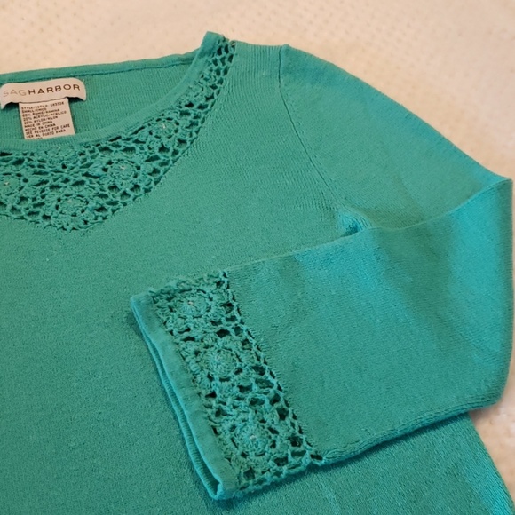 Sag Harbor Tops - Beautiful green sweater